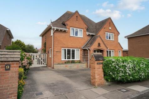 St. Mary's Close, Grimsby, DN32