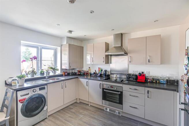 4. Kitchen.jpg