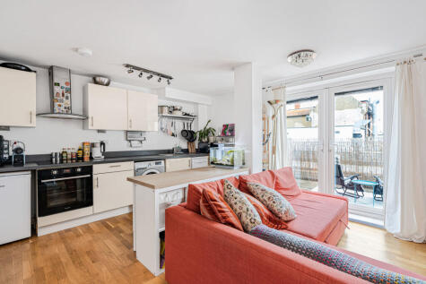 Rosemount Avenue, West Byfleet, Surrey, KT14