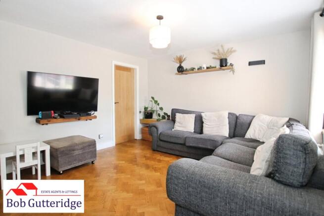 FULL WIDTH LOUNGE