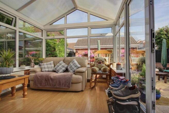4 bed Detached for sale Image 7