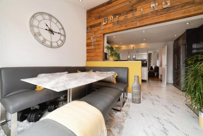 2 bed Semi-Detached for sale Image 7