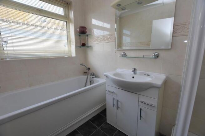 Bath/shower room