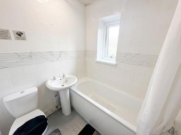 3 bed Semi-Detached for sale Image 9