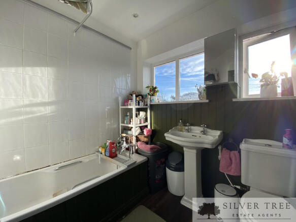 3 bed Semi-Detached for sale Image 11