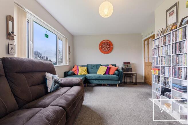 48 Eskerdale Walk, S
