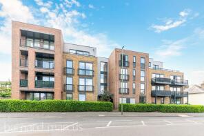 Flat 2, 144 Imperial House, East Street, Epsom KT17 1EY
