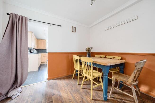 Dining Room (2/2)