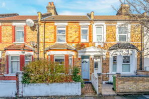 125, Benares Road, London SE18 1HU
