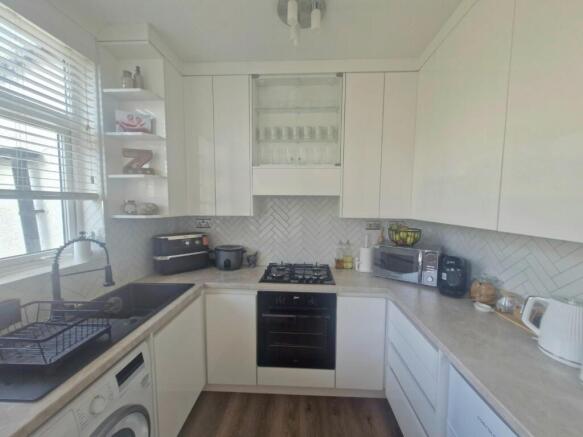 Parkfield Avenue, Delapre, Northampton NN4 photo 4
