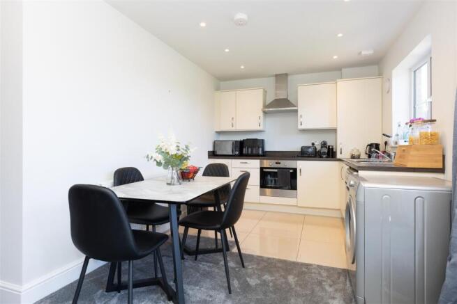 Rook Tree Lane, Stotfold, Hitchin, Herts SG5 4DQ photo 4