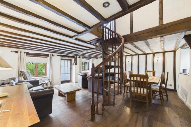 Living / Dining R...