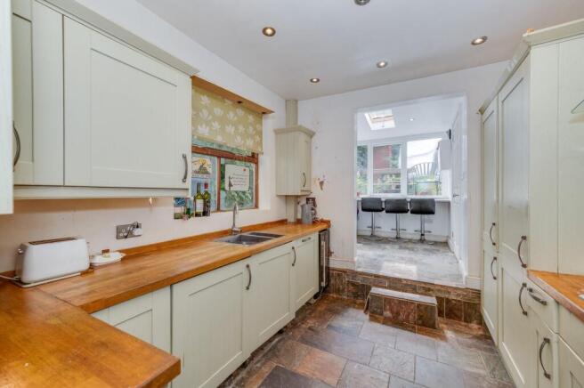 5 bed Terraced for sale Image 4