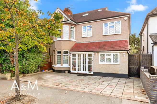 FRONT GARDEN
