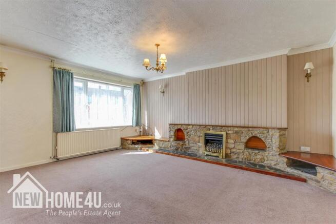LOUNGE: