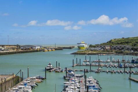 Valencay, West Quay, NEWHAVEN