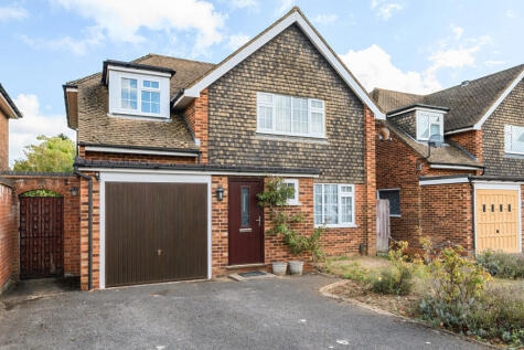 Heathervale Road, New Haw, KT15