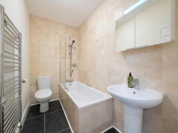 2 bed Apartment for sale Image 9