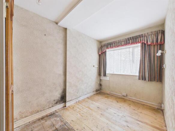2 bed Flat for sale Image 7