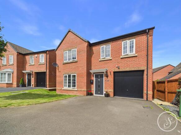 4 bed Detached for sale in leeds