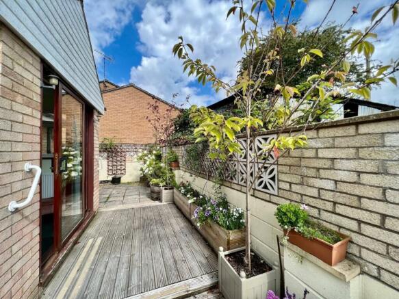sidegarden.jpg