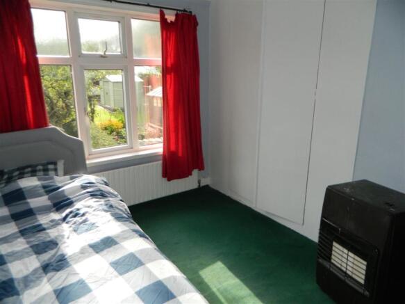 BEDROOM 2