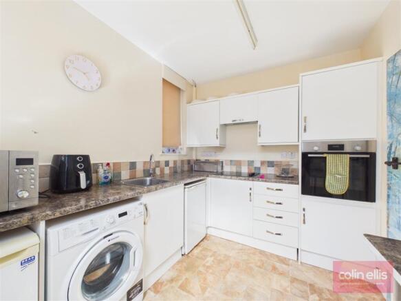 3 bed Detached Bungalow for sale Image 7