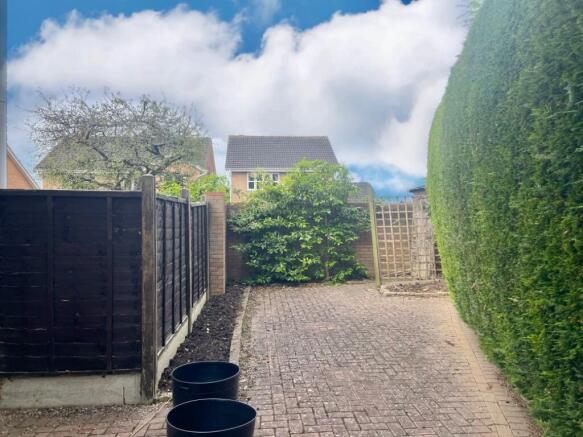 Side Garden 