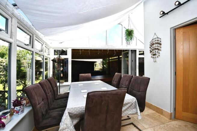 4 bed Detached for sale Image 8