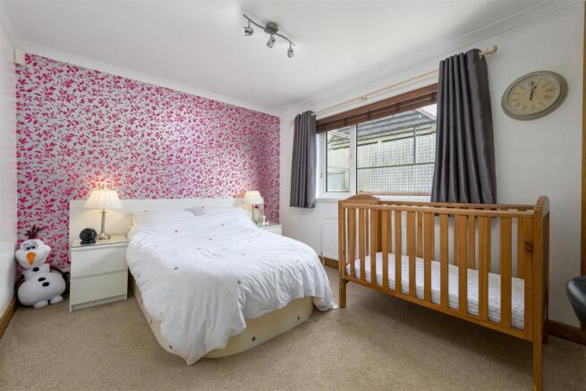 Bedroom_2.jpg