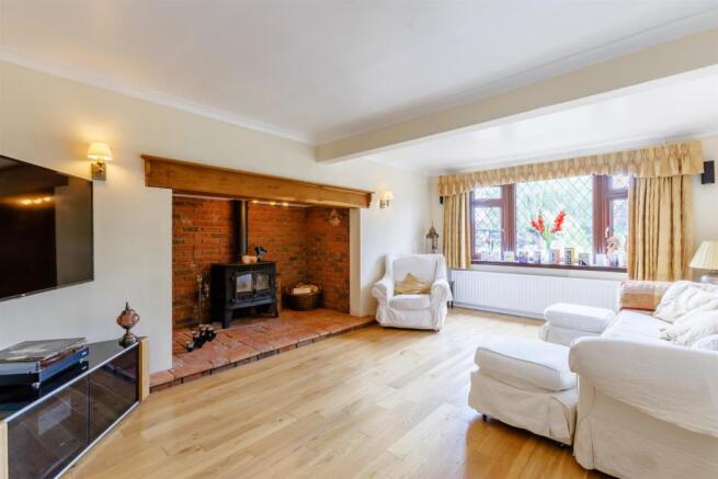 8474313-interior03v2.jpg