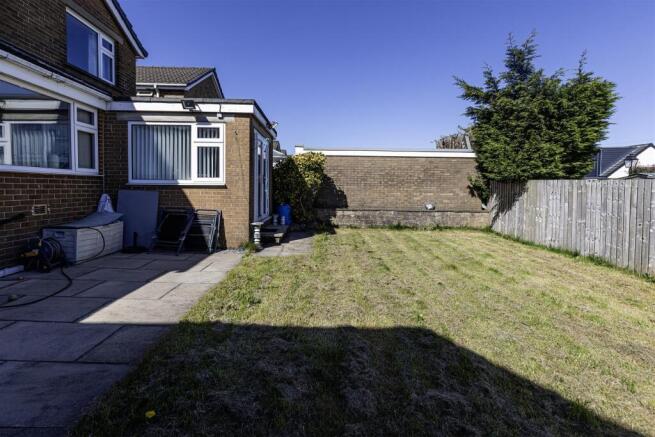 5 bed Detached for sale Image 4