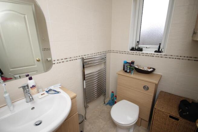 EN SUITE SHOWER ROOM/W.C.
