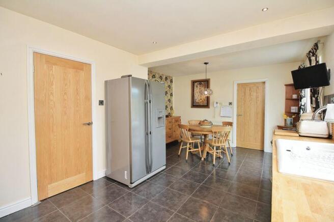 Kitchen / Dini...
