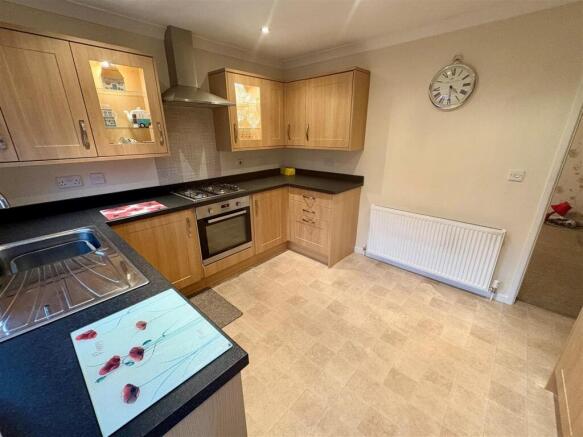 2 bed Semi-Detached Bungalow for sale Image 5