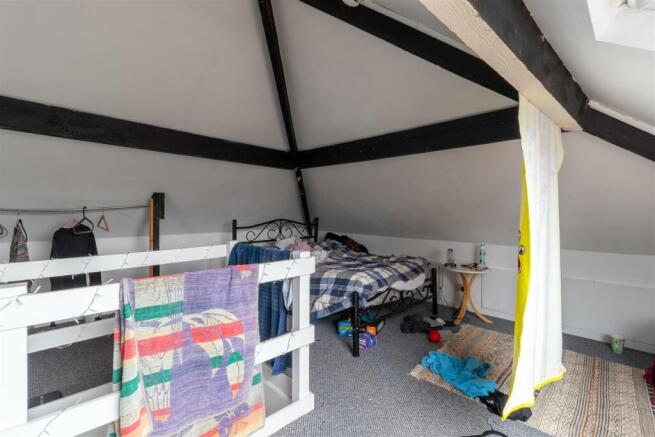 5 bed House to rent Image 8