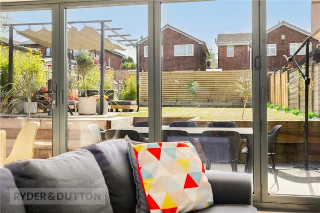 4 bed Semi-Detached for sale Image 10