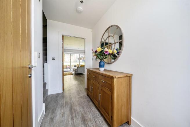 4 bed Town House for sale Image 6