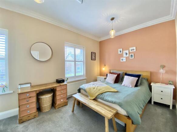 3 bed Semi-Detached for sale Image 10