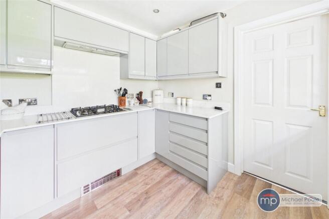 4 bed Detached for sale Image 10