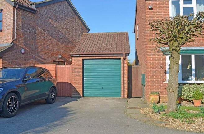 Garage & Park...