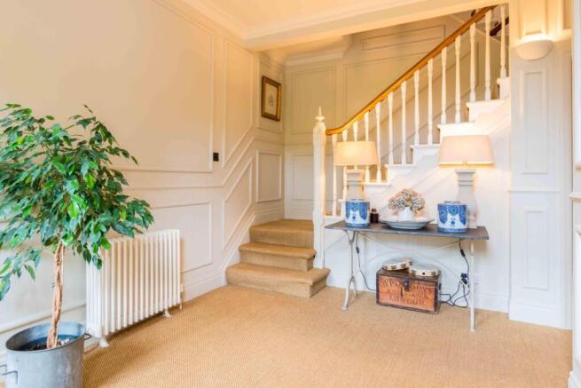 5 bed Detached for sale Image 7