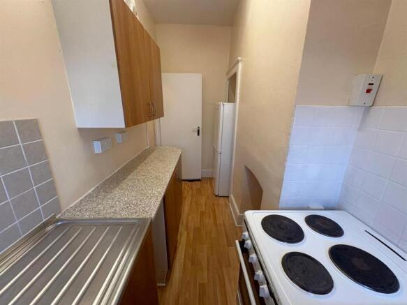 Kitchen 2.jpeg