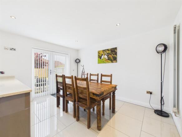 4 bed Detached for sale Image 10