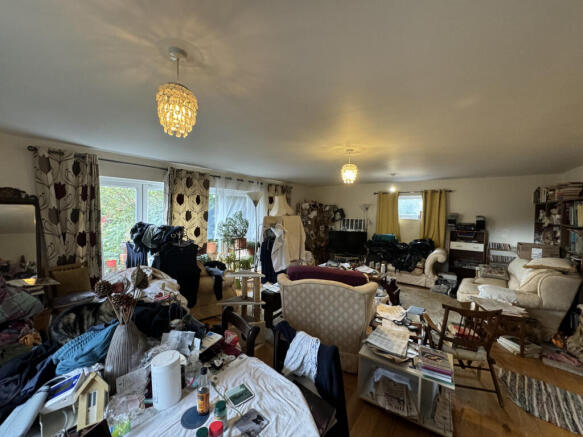 6 bed House for sale Image 5