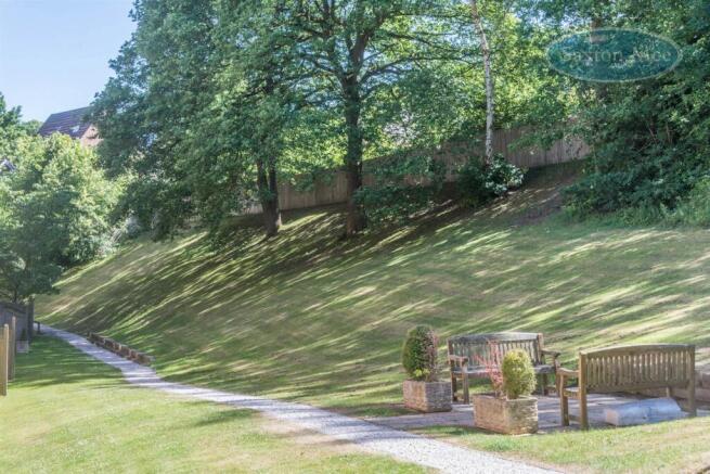 121 Kingswood Hall NH 21.jpg