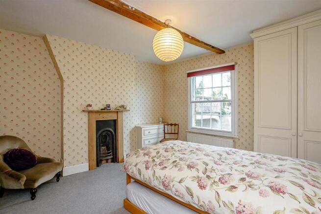 8388787-interior22.jpg