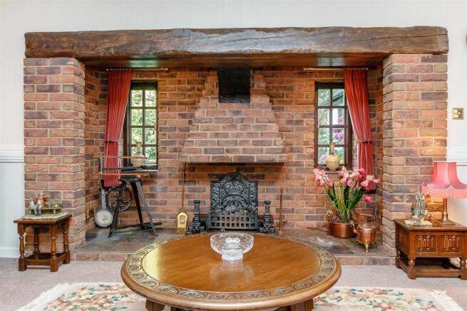 8364211-interior16.jpg