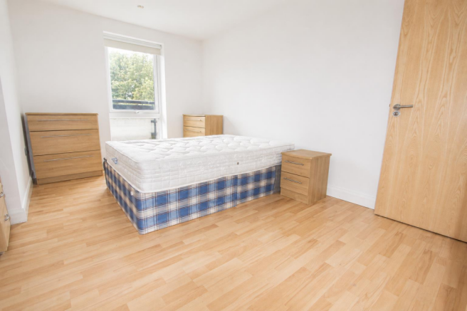 3 bed Apartment for sale Image 5