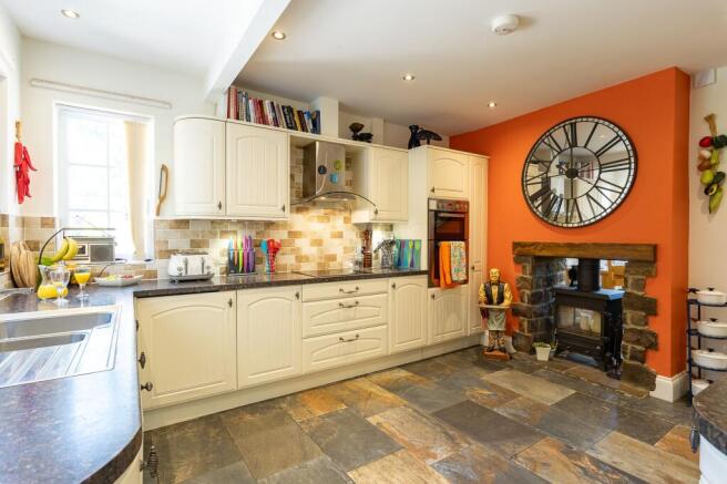 3 bed Detached for sale Image 5